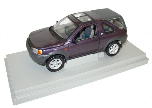 1:18 Scale Landrover Freelander 3 Door Purple