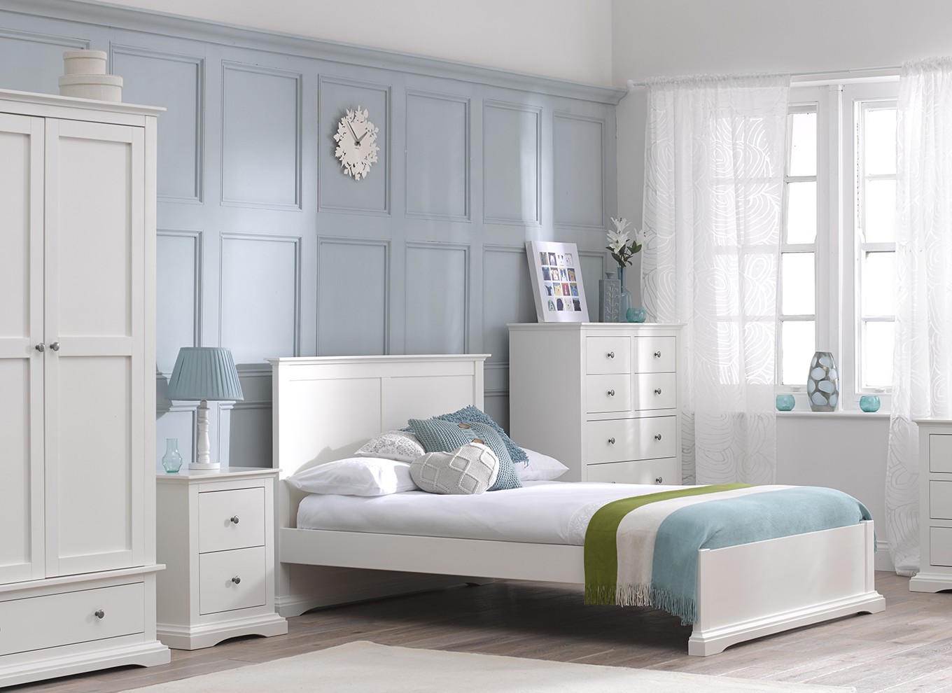 5`0 King Cambridge Double Bedstead - White