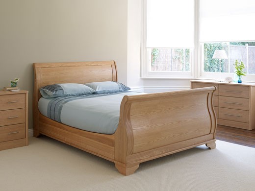 6`0 Super King Aspen Oak Bedstead