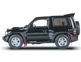 Mitsubishi Shogun EVO (1:18 scale in Black)