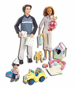 Barbie Happy Family Gift Set