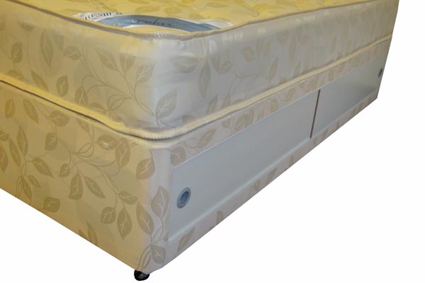 Bedstead Deluxe Divan Double 135cm