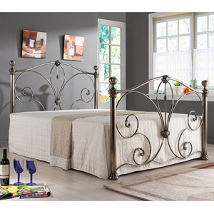 Clearance Birlea Akita 4FT 6 Double Bedstead -