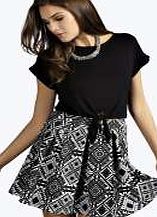 boohoo Mono Azte Print Box Pleat Skater Skirts - black