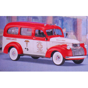 chevrolet Suburban ambulance 1:24