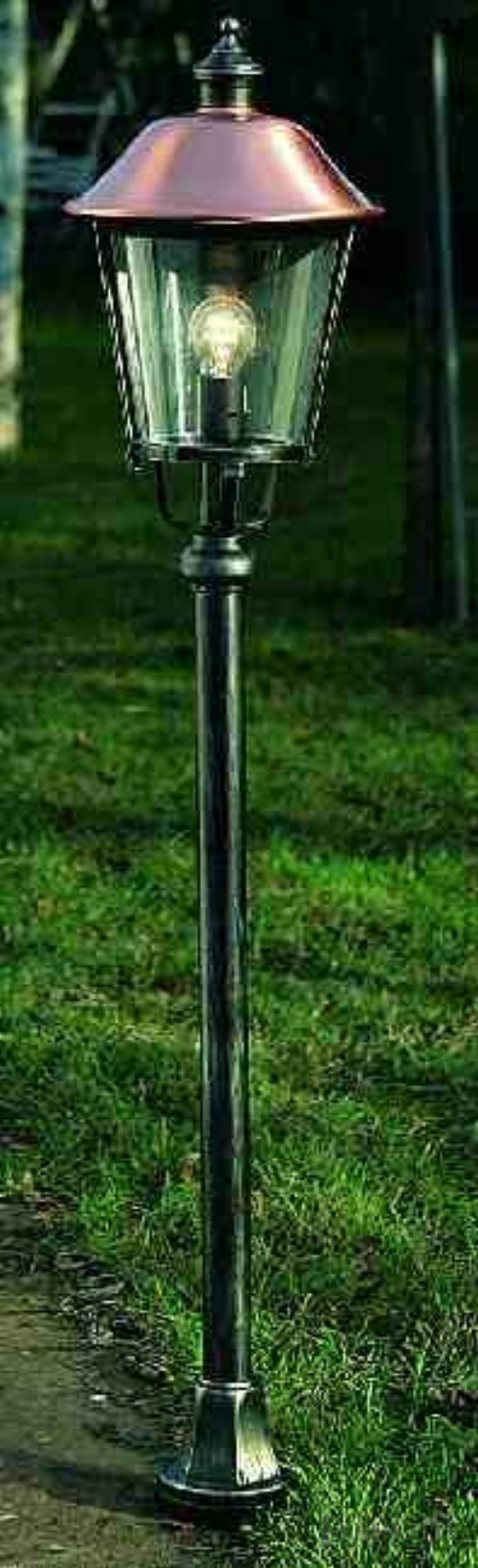 Trenton Cast aluminium half-post in satin black with silver highlights.