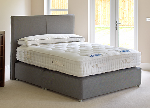 Derwent Divan Set