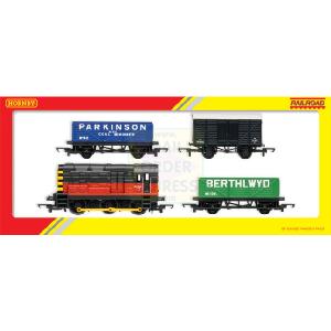 Hornby Railroad British Rail 08 Shunter and 3 Wagons