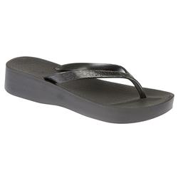 Ipanema Female Platform Flip Flop in Black