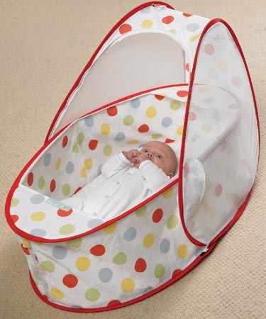 koo-di Deluxe Polka dot pop-up travel cot