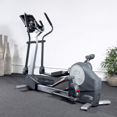 Life Fitness X5 Elliptical Cross Trainer (Basic Console) (X5 Elliptical Trainer (Basic) with Assembly)