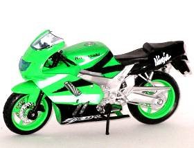 Maisto 1:18th Kawasaki Ninja ZX-9R