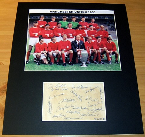 MAN UTD 1968 SIGNED SHEET MOUNTED 14 x 10 INCHES