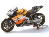 Die-cast Model Honda RC211V (Valentino Rossi) (1:12 scale in Orange racing trim)