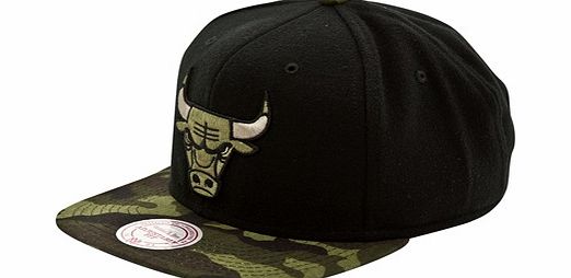 n/a Chicago Bulls Combat Snapback Cap EU275-COMBAT-CB