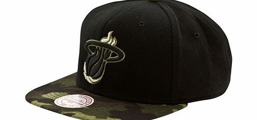 n/a Miami Heat Combat Snapback Cap EU275-COMBAT-MH