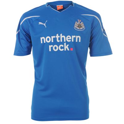 Newcastle Puma 2010-11 Newcastle Away Puma Football Shirt