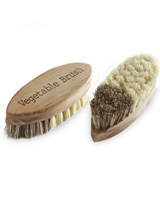 Nigel`s Eco Store Vegetable Brush - scrub those potatoes!