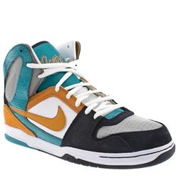 Nike 6.0 Male Zoom Oncore Hi Leather Upper Nike in White and Orange