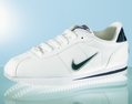 NIKE boys cortez deluxe running shoe