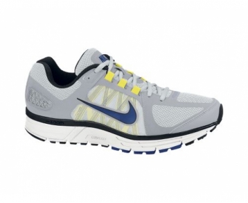 Nike Mens Zoom Vomero  7 Running Shoes