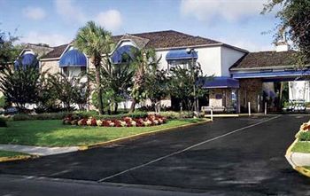 Econo Lodge Inn and Suites