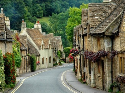 Scenic Pleasure Flight Over The Cotswolds For 2