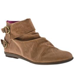 Female Rod Claska Leather Upper Casual in Tan