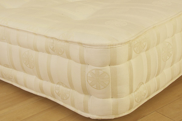 Bedstead Luxury 1000 Ortho Mattress Double 135cm