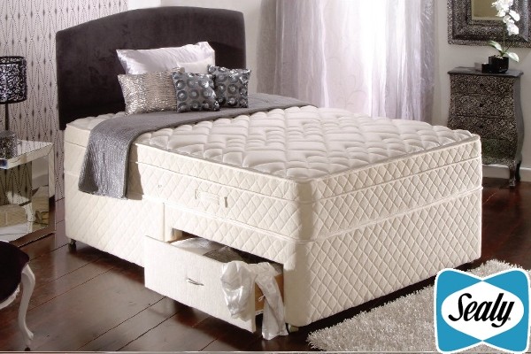 Larkhaven Divan