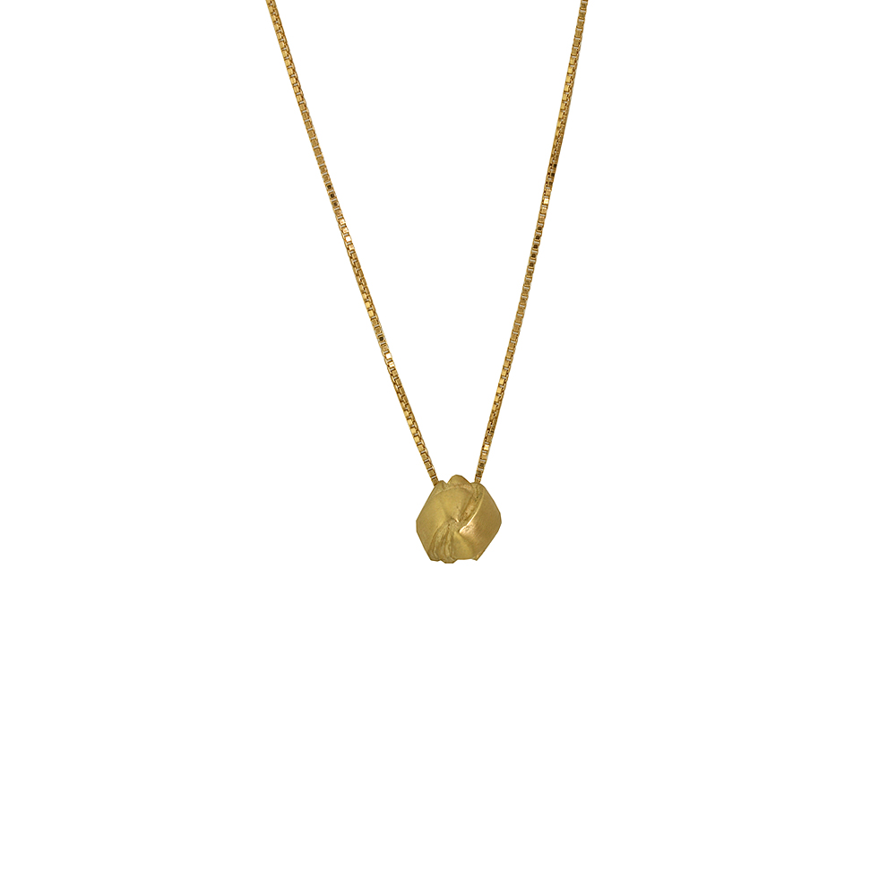 Tiny Knot Pendant - Gold