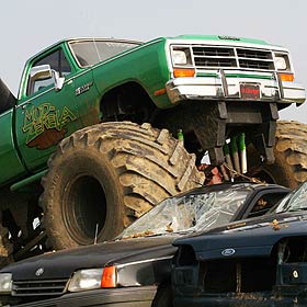 treatme.net Monster Truck vs 4x4 for 2