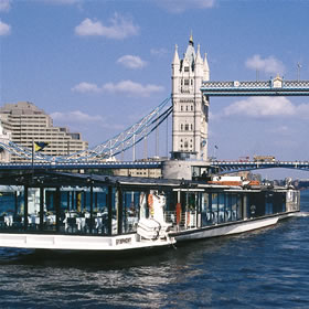 treatme.net River Thames Classic Dinner Cruise For Four