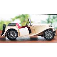 1947 MG TC Midget (Green) 1:18 Die-Cast