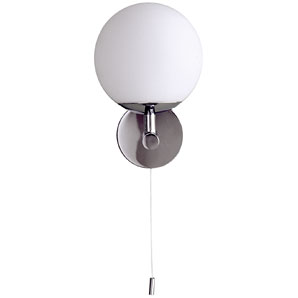 A bright halogen globe to light up any misty bathr