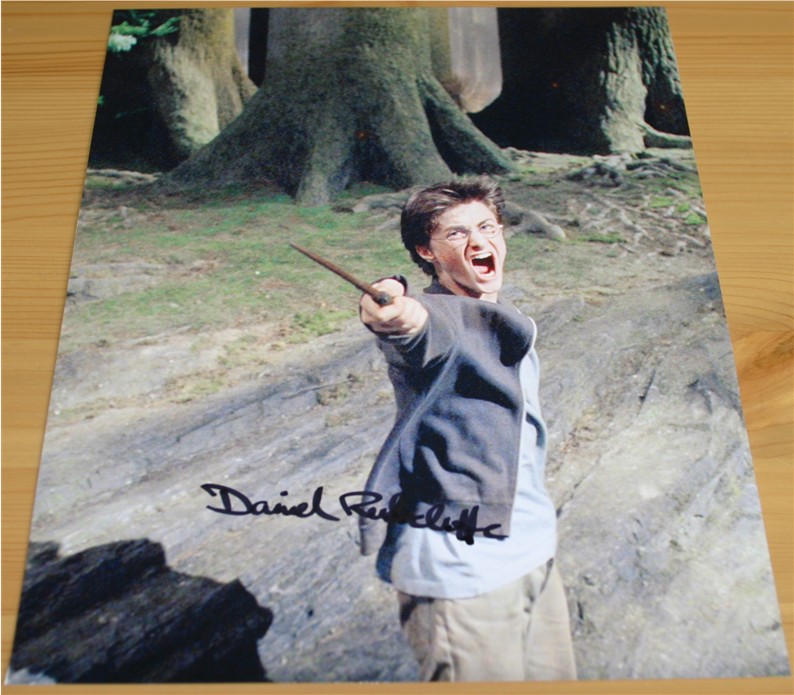 DANIEL RADCLIFFE HARRY POTTER HAND SIGNED 10 x