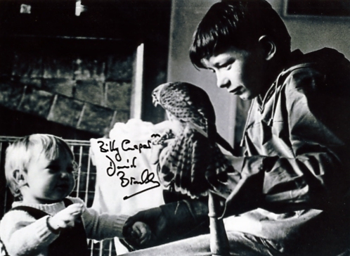 DAVID BRADLEY SIGNED 10 x 8 B/W INCH KES