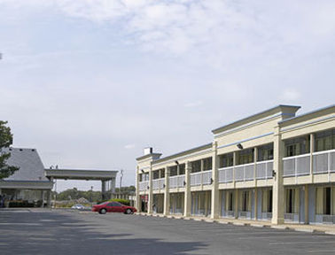 Unbranded Days Inn Fredericksburg South