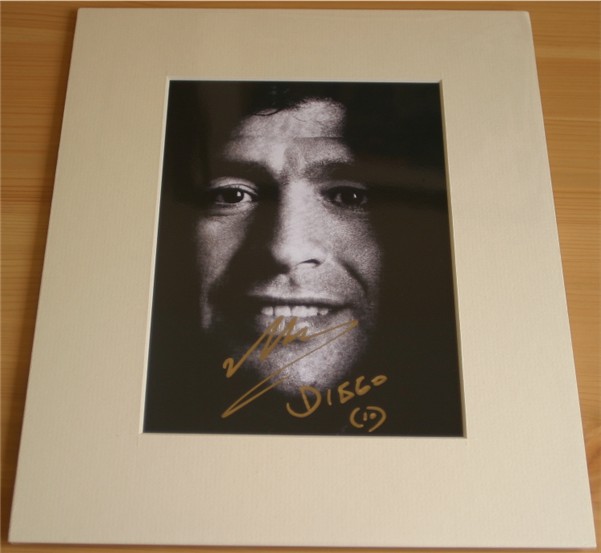 DIEGO MARADONA HAND SIGNED PRINT - MOUNTED 12 x 10