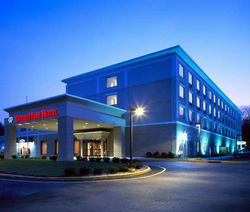 Unbranded Doubletree Hotel Mahwah/Ramsey