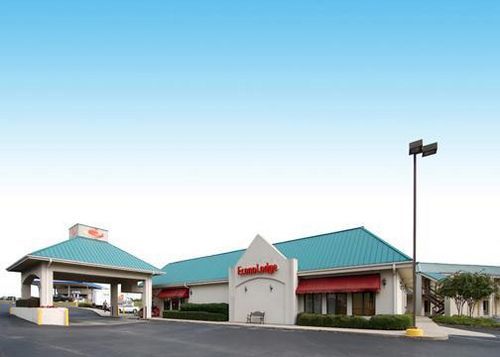 Unbranded Econo Lodge Oxmoor