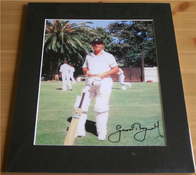 GEOFFREY BOYCOTT SIGNED and MOUNTED PHOTO - 12 x