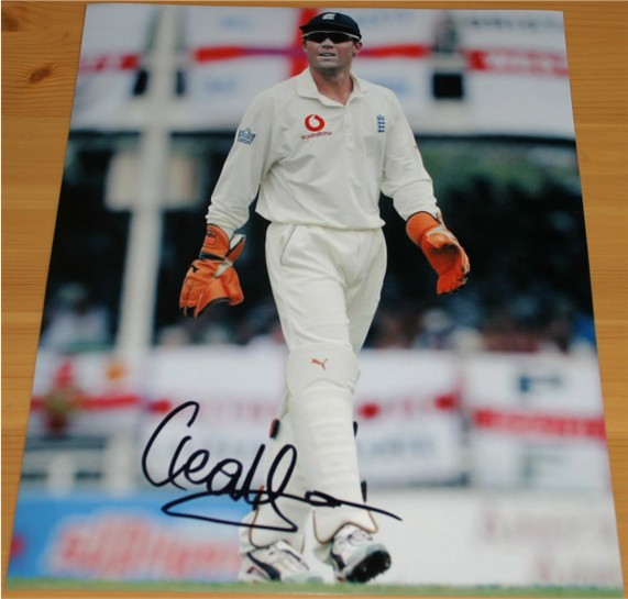 GERAINT JONES HAND SIGNED 10 x 8 INCH PHOTO