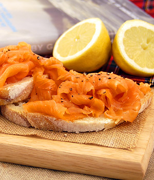 Unbranded Gift Hamper - 180g Smoked Salmon