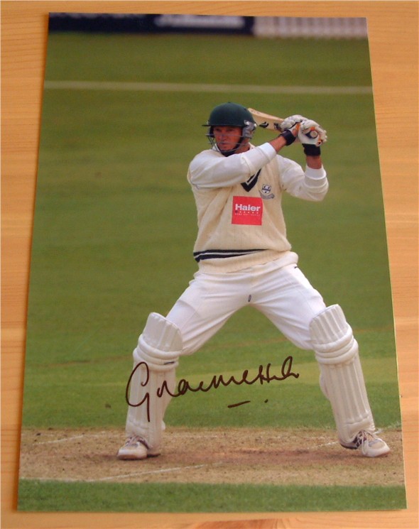 GRAEME HICK HAND SIGNED 10 x 6 INCH COLOUR PHOTO