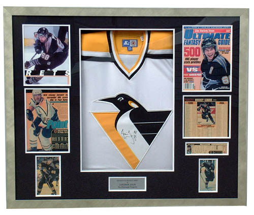 Unbranded Jaromir Jagr - A signed Pittsburgh Penguins shirt presentation