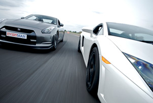 Unbranded Lamborghini Gallardo LP560-4 vs Nissan GTR