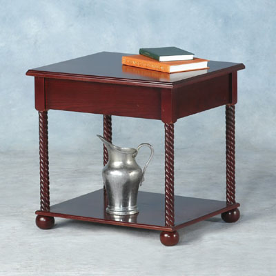 BRUNSWICK LAMP TABLE IN A MAHOGANY FINISH