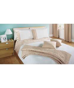 Stylish plain dyed bedding with coordinating stitched trim detailing.Set contains duvet cover and 2