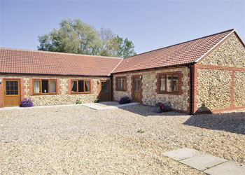 Unbranded Pond Farm Barn